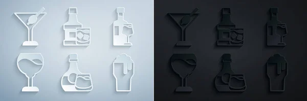 Whiskey üveg és üveg, bor, egy pohár sör és Martini ikon. Vektor — Stock Vector