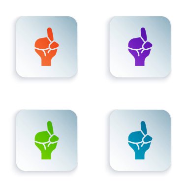 Renkli Eller dua konumunda beyaz arkaplanda izole edilmiş bir simge. Dua eden İslami Müslüman dini dindarlık. Kare düğmelere renkli simgeleri yerleştir. Vektör