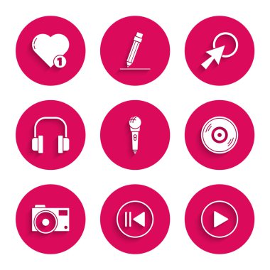 Mikrofonu, geri sarmayı, oyun çemberini, vinil diski, fotoğraf makinesini, kulaklıkları, ok imlecini, beğeni ve kalp ikonunu ayarla. Vektör