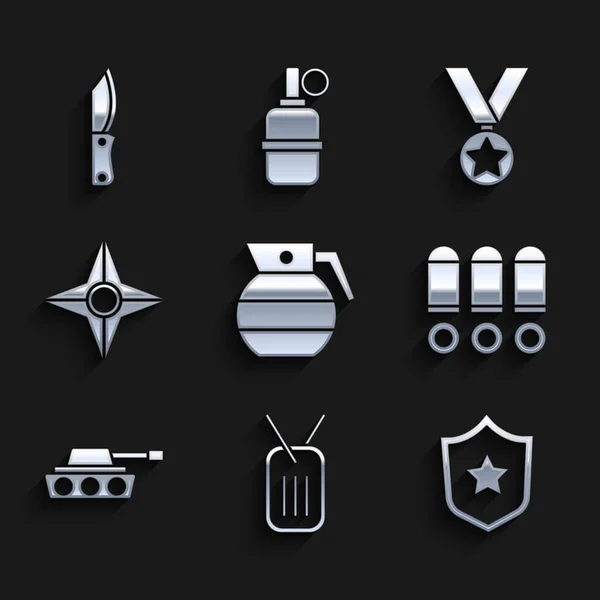 Set bomba a mano, tag cane militare, medaglia premio, proiettile, carro armato, ninja shuriken giapponese, e icona del coltello. Vettore — Vettoriale Stock
