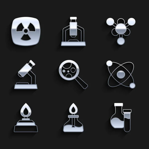 Ställ in mikroorganismer under förstoringsglas, Alkoholsprit brännare, Provrör, Atom, Mikroskop, Molekylen och Radioaktiv ikon. Vektor — Stock vektor
