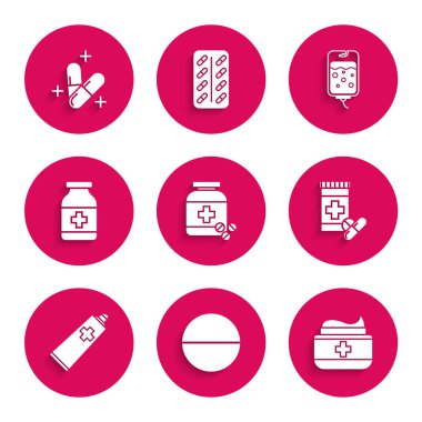 İlaç şişesi ve hapları, ya da tableti, krem tüpü ilacını, serum torbasını ve ikonu hazırlayın. Vektör