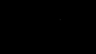 Beyaz çizgi korsan bayrağı simgesi siyah arkaplanda izole edildi. 4K Video hareketli grafik canlandırması