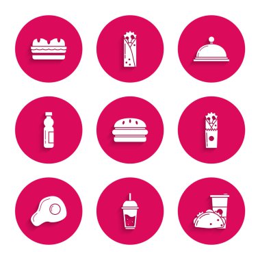 Set Burger, bardakta limonata, kağıt bardak ve taco tortilla, Doner kebap, omlet, şişe su, üzeri kapalı tepsi yemeği ve sandviç ikonu. Vektör