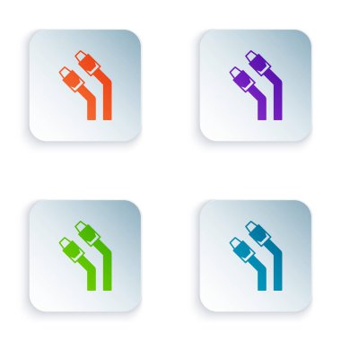 Beyaz arkaplanda renkli LAN kablo ağı internet simgesi izole edildi. Kare düğmelere renkli simgeleri yerleştir. Vektör