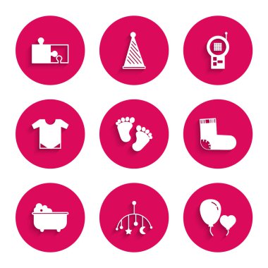 Bebek ayak izleri, beşikte asılı oyuncaklar, balon şeklinde kalp, çorap giysileri, küvet, tulum, Monitor Walkie Talkie ve Piece puzzle ikonu. Vektör