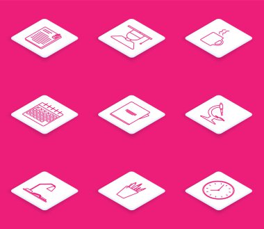 Satır dosya belgesi ve ataç, mezuniyet şapkası, kahve fincanı, takvim, not defteri, mikroskop, masa lambası açık işyeri ve kalem kutusu kırtasiye ikonu. Vektör