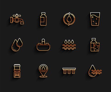 Su soğutucusunu ayarla, konum belirle, musluk, filtre, temiz su geri dönüşümü, lavabo suyu, bir şişe cam ve dalga ikonu. Vektör