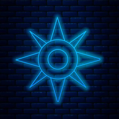 Parlayan neon çizgisi. Rüzgar gül ikonu tuğla duvar arkasında izole edilmiş. Seyahat için pusula simgesi. Navigasyon tasarımı. Vektör.