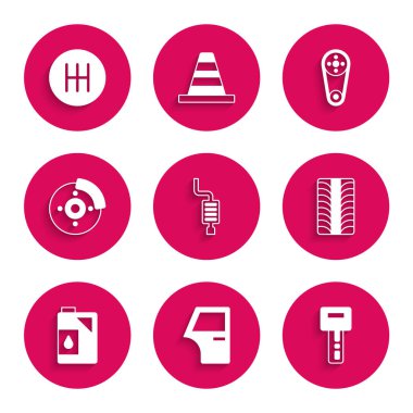 Araba susturucusu, kapı, uzaktan kumandalı anahtar, tekerlek, motor yağı için teneke kutu, fren diski kalibreli, zamanlayıcı kemeri kiti ve vites kutusu ikonu. Vektör