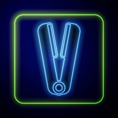 Mavi arka planda izole edilmiş saç ikonu için parlayan neon saç maşası. Saç düzleştirici ikonu. Vektör