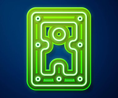 Parlayan neon hattı sabit disk sürücüsü HDD simgesi mavi arkaplanda izole edildi. Vektör