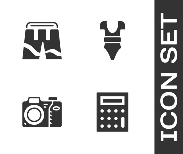 Set Kalkulačka, Krátké kalhoty, Fotoaparát a ikona plavek. Vektor — Stockový vektor