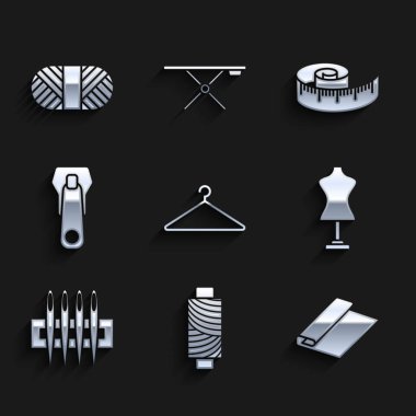 Askı dolabını, dikiş ipliğini, kumaş rulosunu, mankeni, dikiş iğnesini, fermuarı, mezurayı ve simgeyi ayarla. Vektör