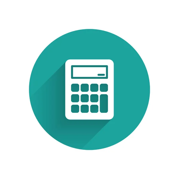 Icono de la calculadora blanca aislado con sombra larga. Símbolo contable. Cálculos de negocio matemáticas educación y finanzas. Botón círculo verde. Vector — Vector de stock