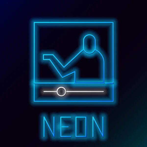 Žhnoucí neon line Online vzdělávání a absolvování ikona izolované na černém pozadí. Online učitel na monitoru. Webinar a video seminář učení. Barevný koncept. Vektor — Stockový vektor