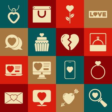 Arama Kalbini ve Aşkı, Alyansları, Elmas Nişanı, Kalp Şeklinde Çiçek, Pasta, Konuşma Baloncuğu, Kolye Biçimli ve Kırık Simge. Vektör