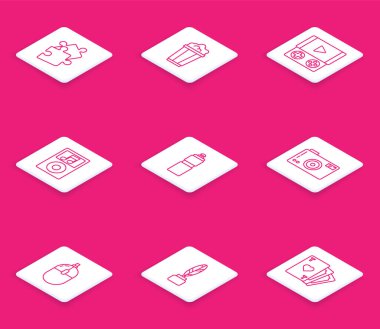 Karton kutu taşınabilir video oyunu konsolu, müzik çalar, fotoğraf makinesi, bilgisayar faresi, tüy ve mürekkep hokkası ikonuna mısırın parçalarını yerleştir. Vektör.