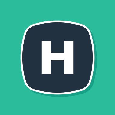 Mavi Hastane tabela simgesi yeşil arka planda izole edildi. Vektör.