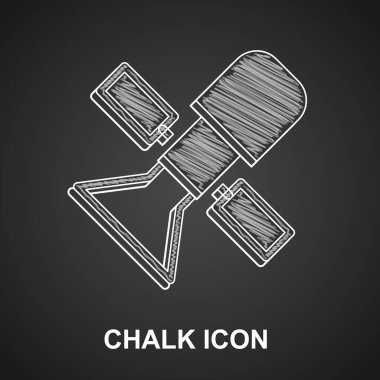 Chalk uydu simgesi siyah arkaplanda izole edildi. Vektör