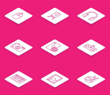 Bilgisayar faresi, tahta sehpası veya resim tahtası, kulaklıklar, fotoğraf makinesi, kumarhane çipi ve oyun kartları, Gamepad, müzik sentezleyicisi ve resim manzara ikonu. Vektör