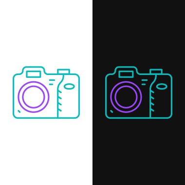 Çizgi fotoğraf makinesi simgesi beyaz ve siyah arkaplanda izole edildi. Fotoğraf makinesi simgesi. Renkli taslak konsepti. Vektör