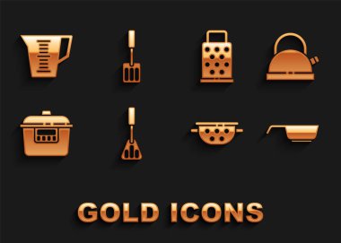 Spatula 'yı, Kettle' ı, kızartma tavasını, süzgecini, Yavaş Fırın 'ı, Grater' ı, Ölçme kabını ve ikonu hazırla. Vektör