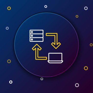 Çevrimiçi çalışan simge mavi arkaplanda izole edildi. Evinde dizüstü bilgisayarla çalışan serbest çalışan bir adam. Uzaktan kumanda. Mesafeli iş kavramı. Renkli taslak konsepti. Vektör.