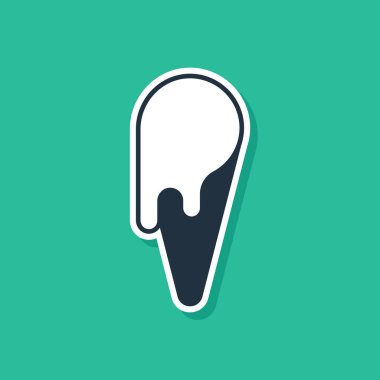 Yeşil arka planda izole edilmiş waffle külahlı mavi dondurma. Güzel sembol. Vektör.