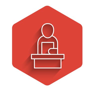 Beyaz çizgi haber simgesi uzun gölge arkaplanı ile izole edildi. Televizyonda haberler. Haber spikeri yayın yapıyor. Kitlesel medya. Akşam haberleri. Kırmızı altıgen düğmesi. Vektör.