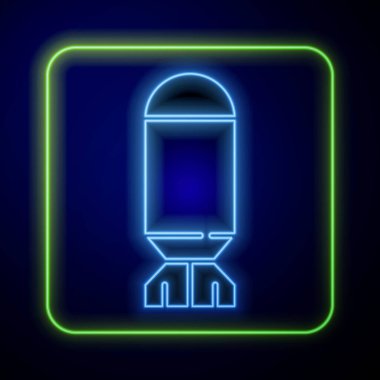 Parlayan neon bomba ikonu mavi arka planda izole edildi. Roket bombası düşüyor. Vektör.