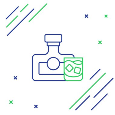 Çizgi viski şişesi ve cam ikon beyaz arka planda izole edilmiş. Renkli taslak konsepti. Vektör.