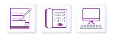 Satır bilgisayar monitörünü klavye boş not defteri, kalem ve telefon simgesi ile ayarla. Vektör.