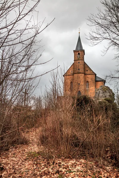 Guegel kapel voor de veertien helpers in nood in Beierse Duitsland, schot in februari — Stockfoto