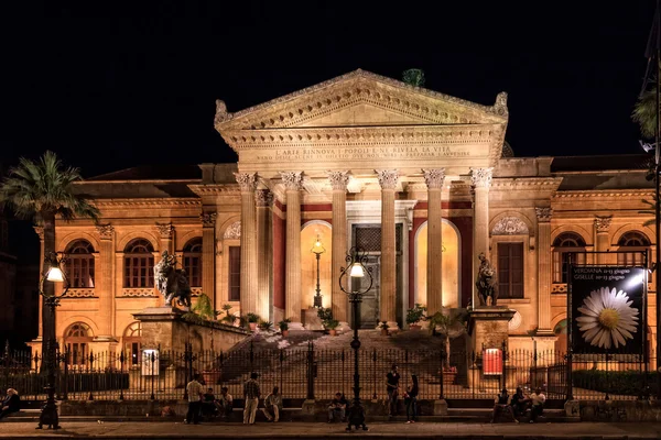 He Teatro Massimo, Opera House in Palermo at Night — Stock Photo, Image