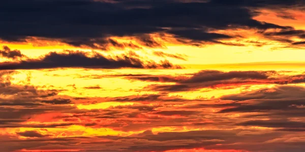 Dramatic red sky — Stock Photo, Image