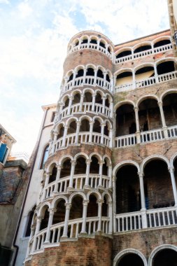 Palazzo contarini del bovolo