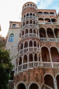 Palazzo contarini del bovolo