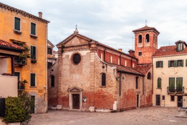 Venedik kilise cephe