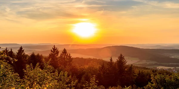 Landschap zomer zonsondergang landschap — Stockfoto