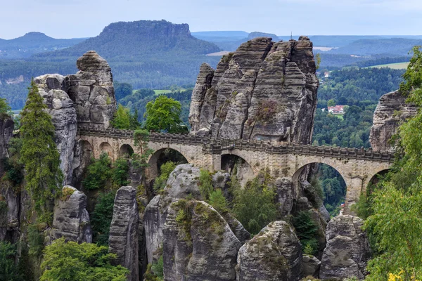 Bastion bridge i saxonia nära dresden — Stockfoto