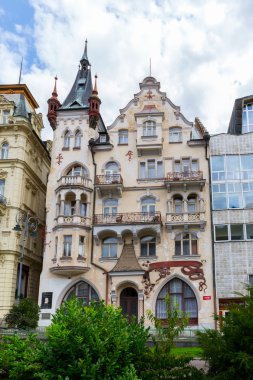 karlovy Vary'da carlsbad tarihi binalar