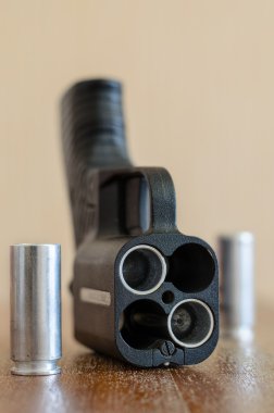 Kendini korumak için silah.