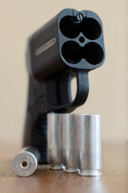 Kendini korumak için silah.