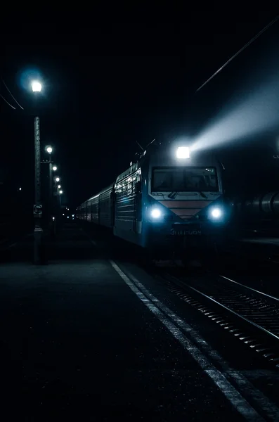 Noční vlak. — Stock fotografie