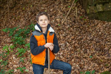 sevimli genç çocuk