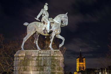 Köln'deki heykeli