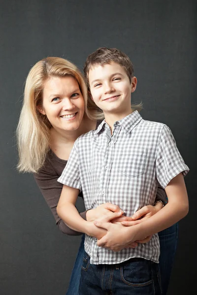 Mor og sønn – stockfoto