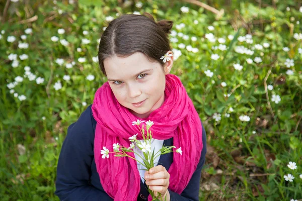 Young girl in a forest — Stock Photo, Image