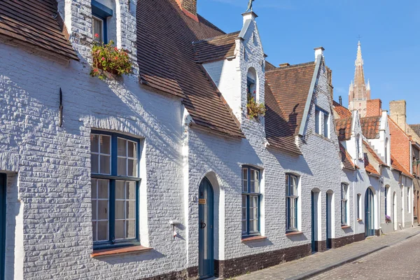 Bruges içinde beyaz evler — Stok fotoğraf